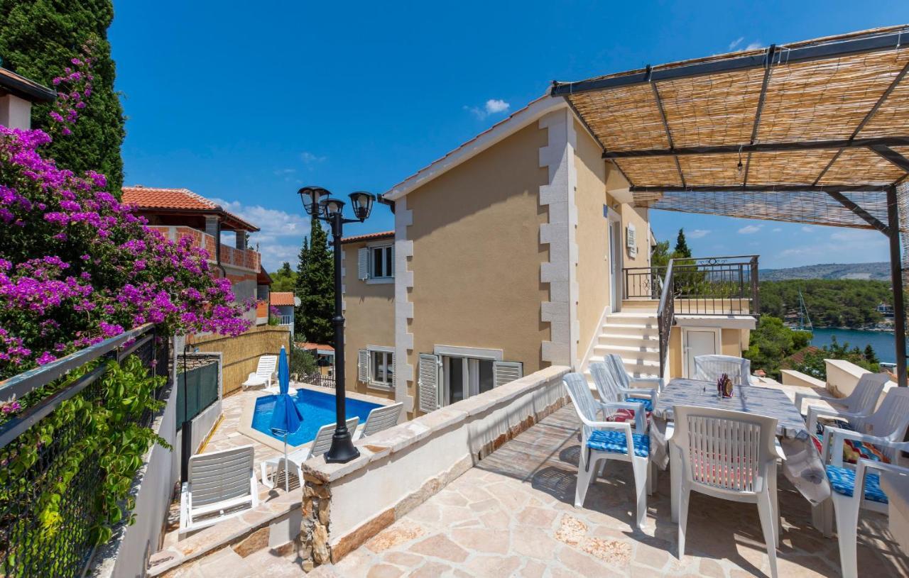 Apartments Listes Milna  Exterior foto