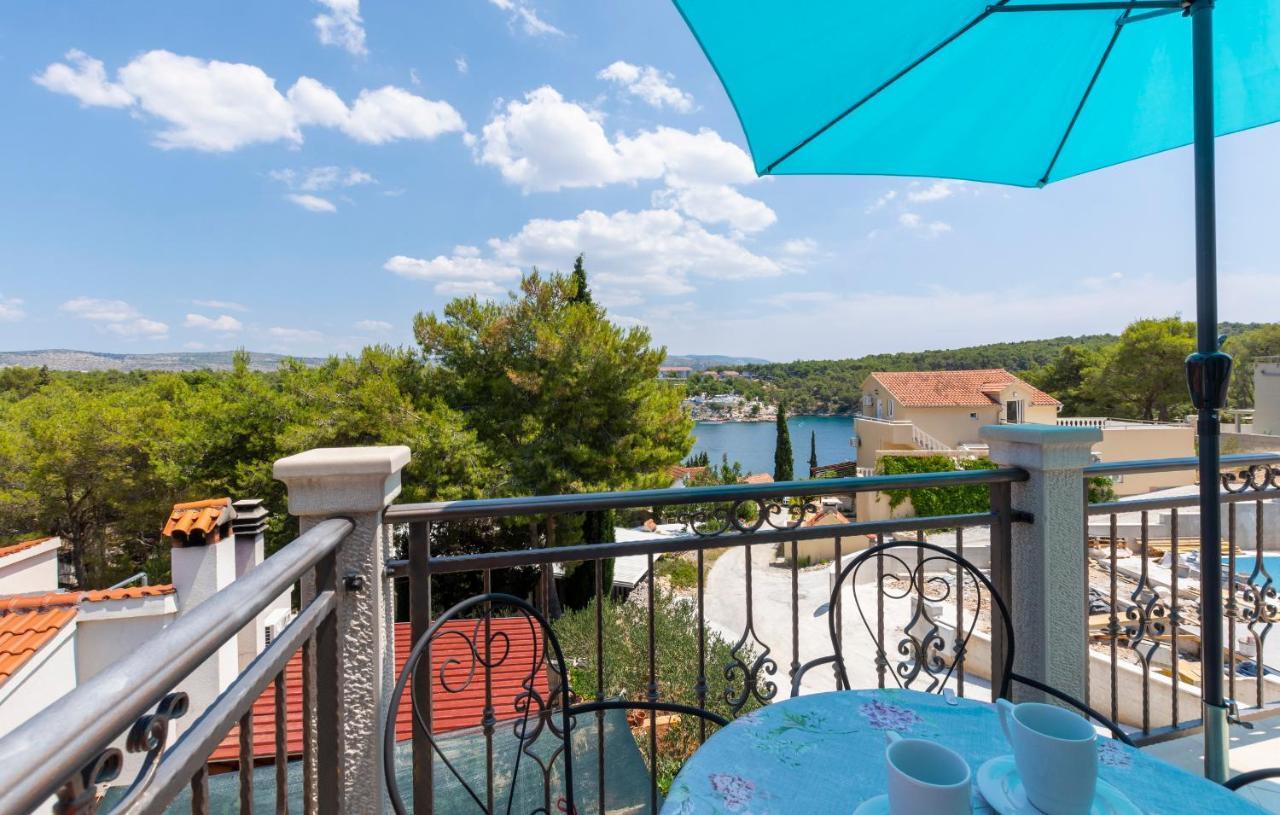 Apartments Listes Milna  Exterior foto